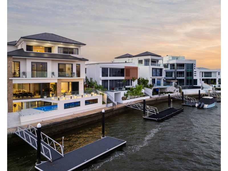 44 Knightsbridge Parade West, Sovereign Islands QLD 4216