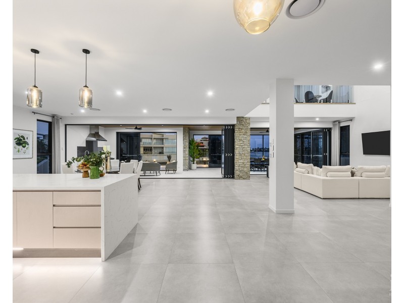 44 Knightsbridge Parade West, Sovereign Islands QLD 4216