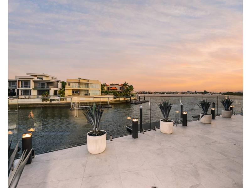 44 Knightsbridge Parade West, Sovereign Islands QLD 4216