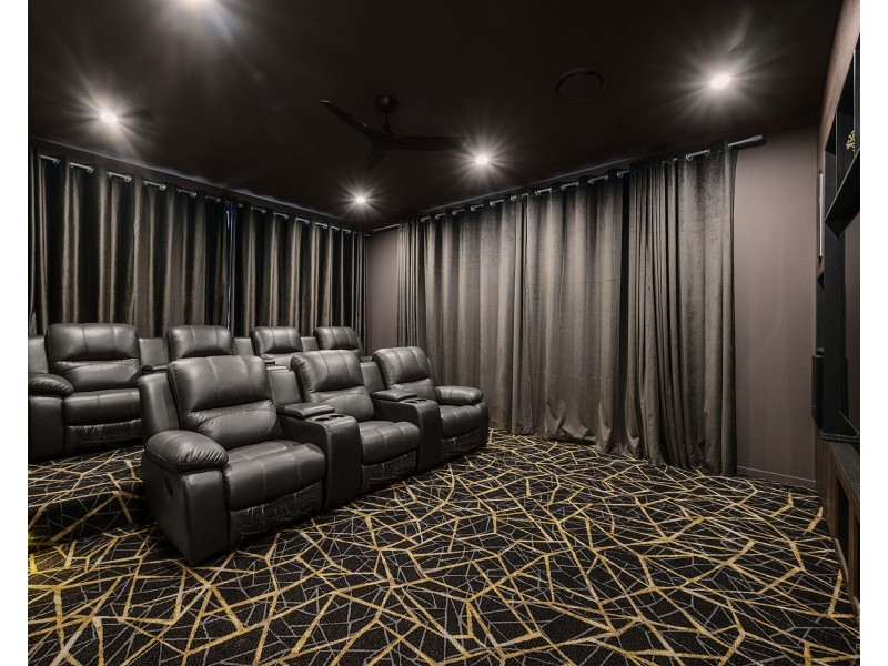 44 Knightsbridge Parade West, Sovereign Islands QLD 4216