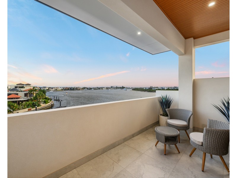 44 Knightsbridge Parade West, Sovereign Islands QLD 4216