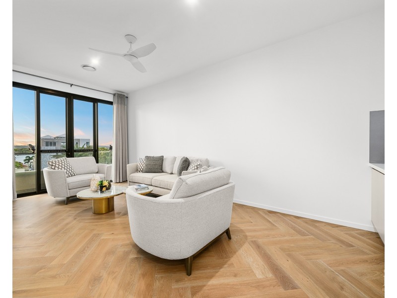 44 Knightsbridge Parade West, Sovereign Islands QLD 4216