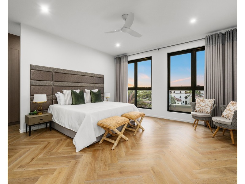 44 Knightsbridge Parade West, Sovereign Islands QLD 4216