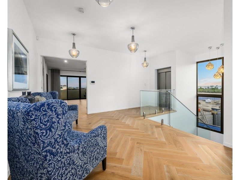 44 Knightsbridge Parade West, Sovereign Islands QLD 4216