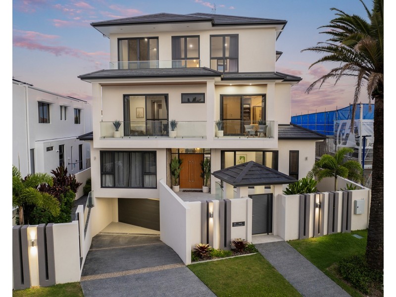 44 Knightsbridge Parade West, Sovereign Islands QLD 4216