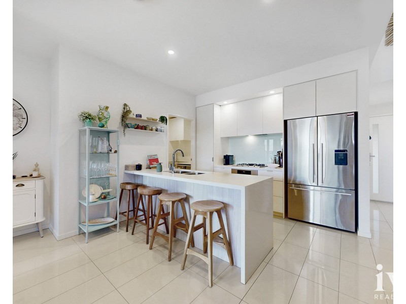 2 Promenade Circuit, Hope Island QLD 4212
