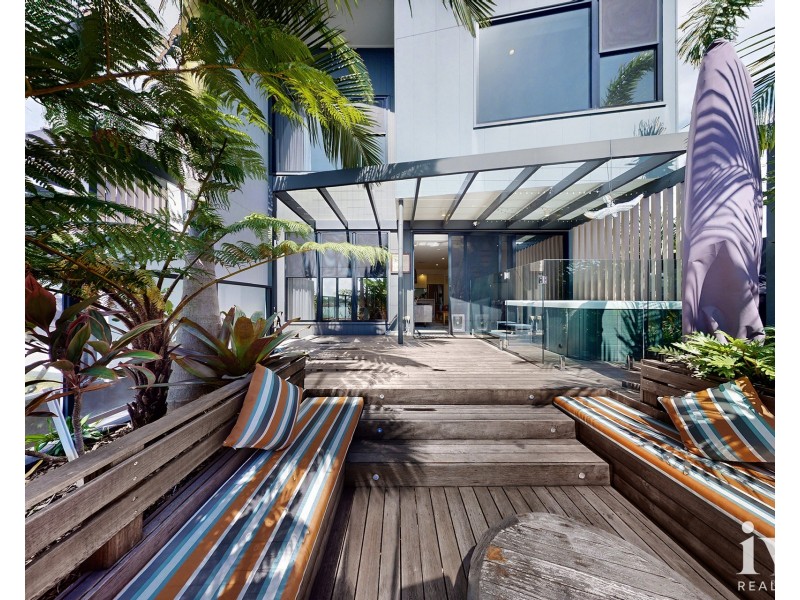 2 Promenade Circuit, Hope Island QLD 4212