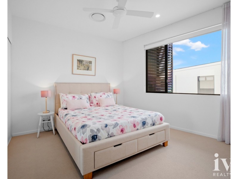 2 Promenade Circuit, Hope Island QLD 4212