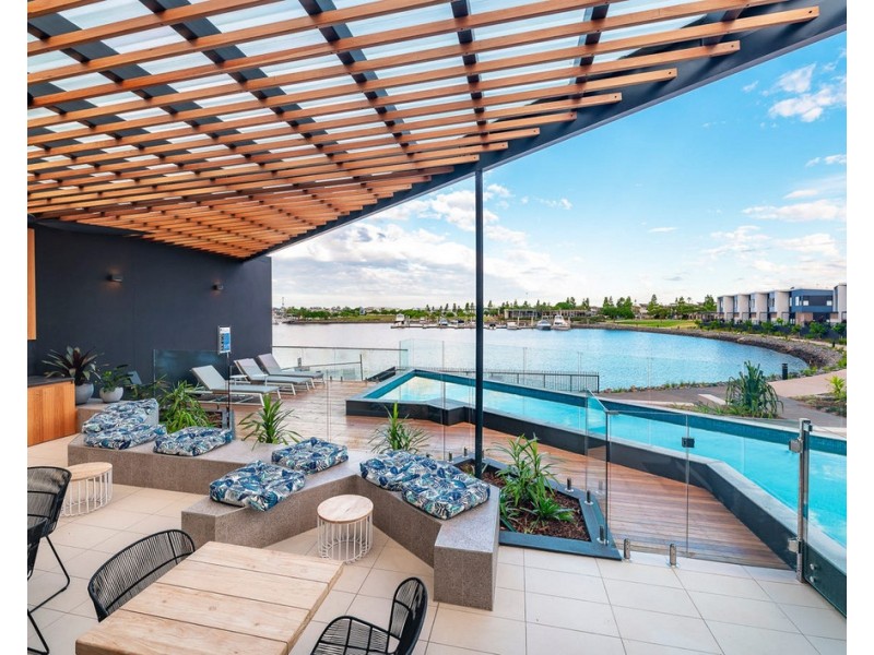 2 Promenade Circuit, Hope Island QLD 4212