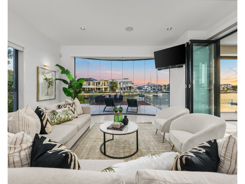 35 The Sovereign Mile, Sovereign Islands QLD 4216