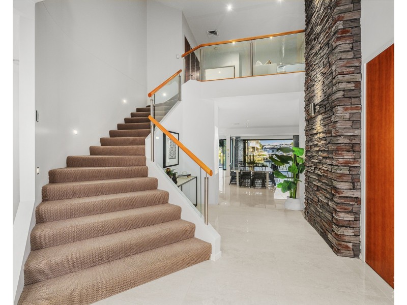 35 The Sovereign Mile, Sovereign Islands QLD 4216