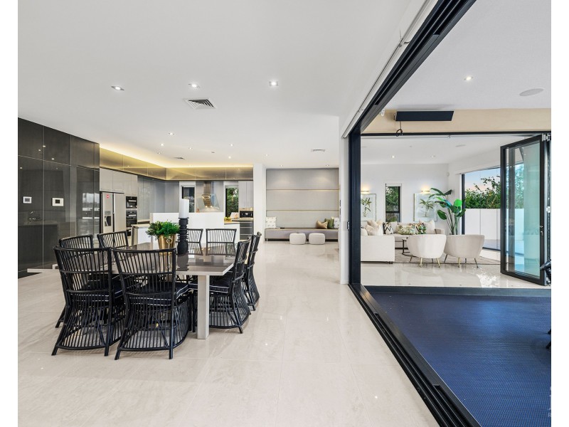 35 The Sovereign Mile, Sovereign Islands QLD 4216