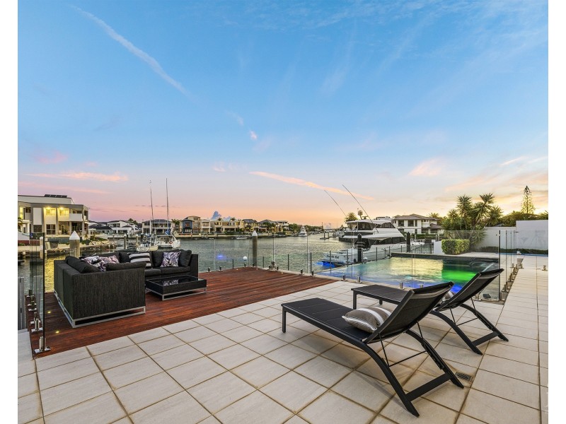 35 The Sovereign Mile, Sovereign Islands QLD 4216