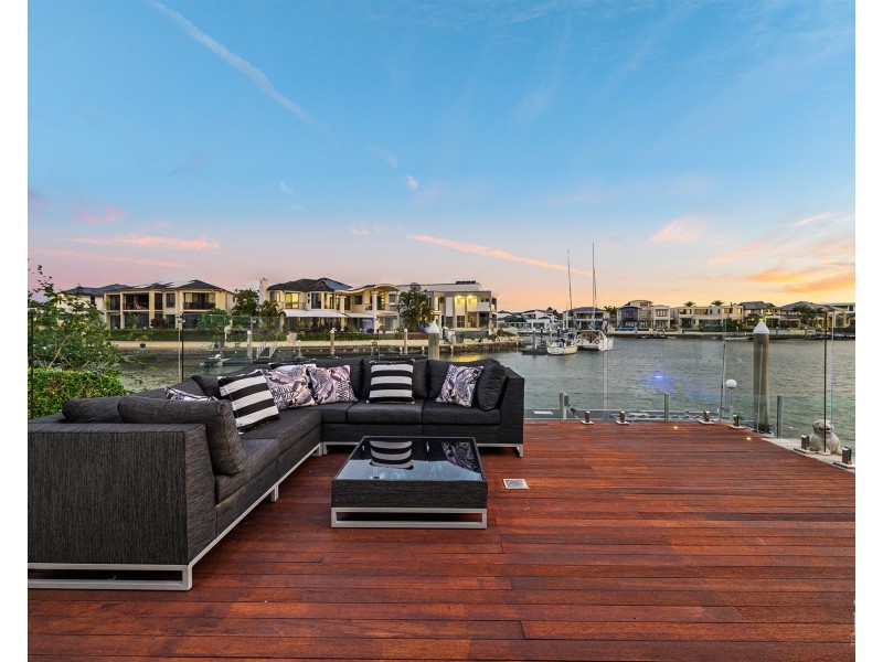 35 The Sovereign Mile, Sovereign Islands QLD 4216