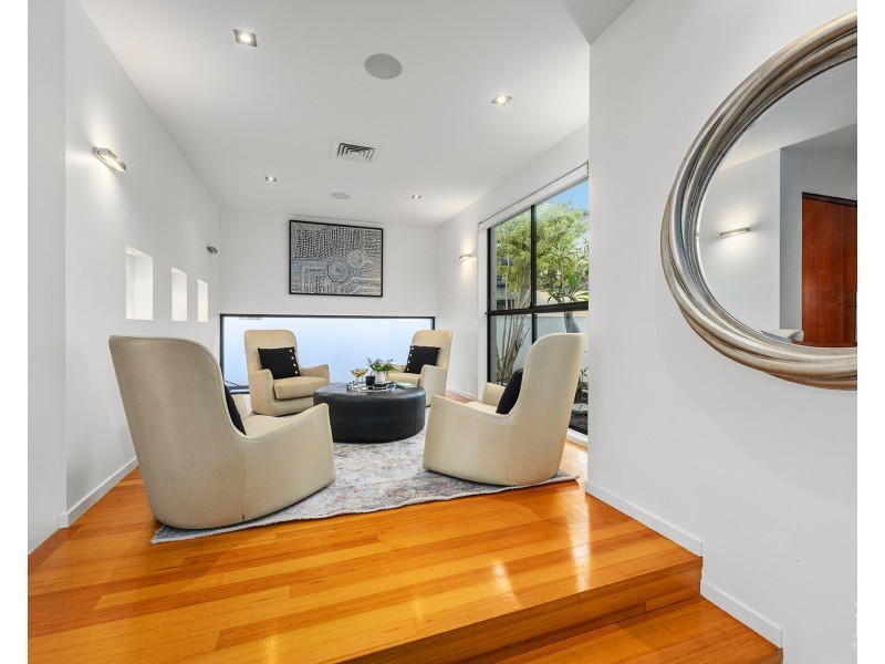 35 The Sovereign Mile, Sovereign Islands QLD 4216