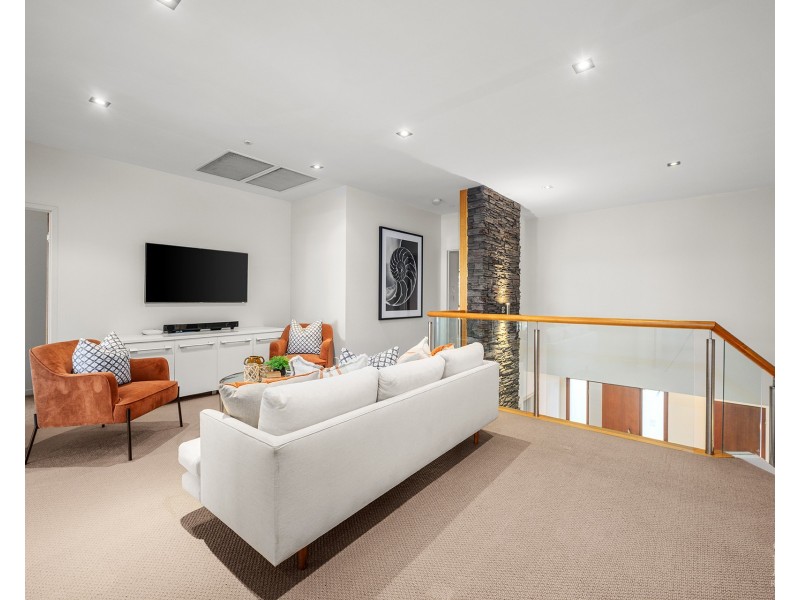 35 The Sovereign Mile, Sovereign Islands QLD 4216