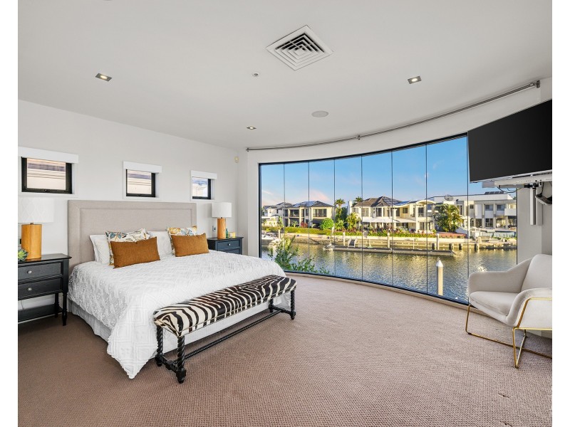 35 The Sovereign Mile, Sovereign Islands QLD 4216