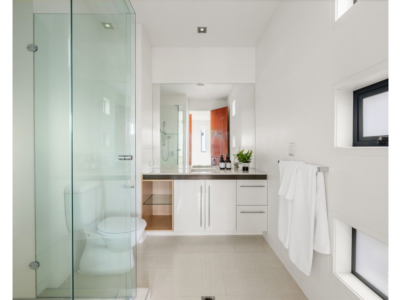 35 The Sovereign Mile, Sovereign Islands QLD 4216