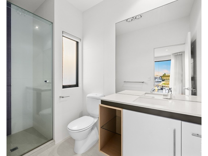 35 The Sovereign Mile, Sovereign Islands QLD 4216