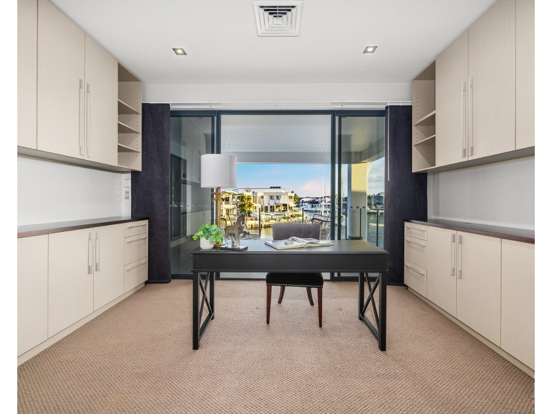 35 The Sovereign Mile, Sovereign Islands QLD 4216