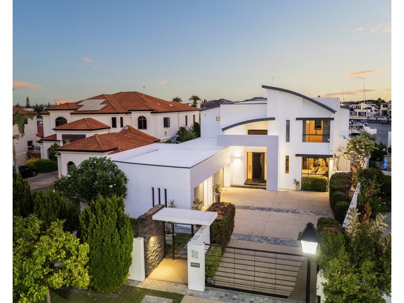 35 The Sovereign Mile, Sovereign Islands QLD 4216