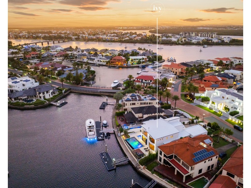 35 The Sovereign Mile, Sovereign Islands QLD 4216