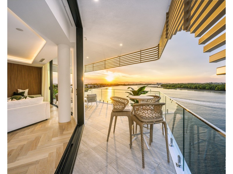 4/4 Paradise Parade, Paradise Point QLD 4216