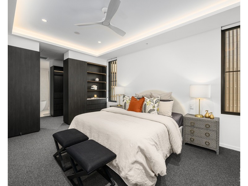 4/4 Paradise Parade, Paradise Point QLD 4216