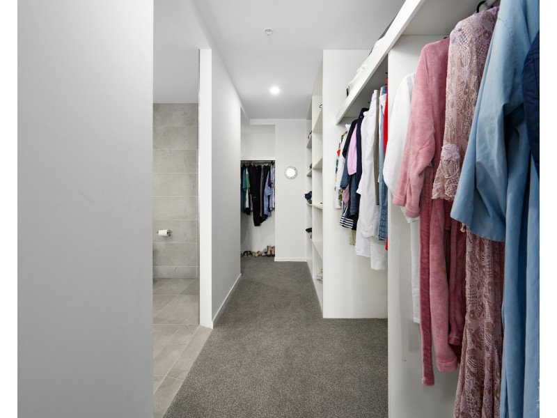 1703/6 Sickle Avenue, Hope Island QLD 4212