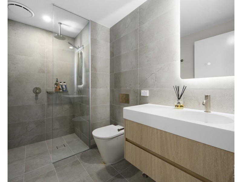 1703/6 Sickle Avenue, Hope Island QLD 4212