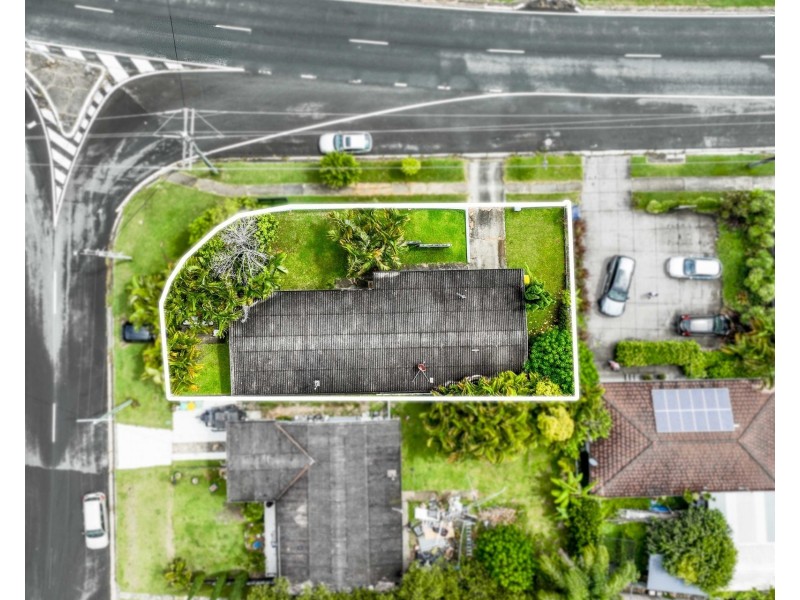 1 Orana Avenue, Southport QLD 4215