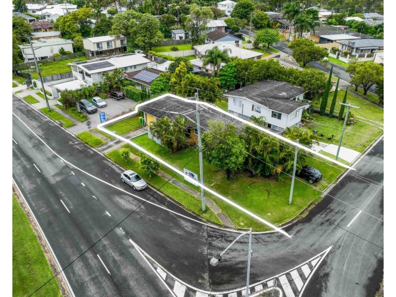 1 Orana Avenue, Southport QLD 4215