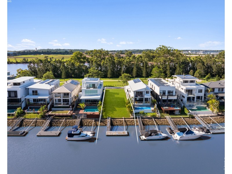 68 River Links Boulevard, Helensvale QLD 4212