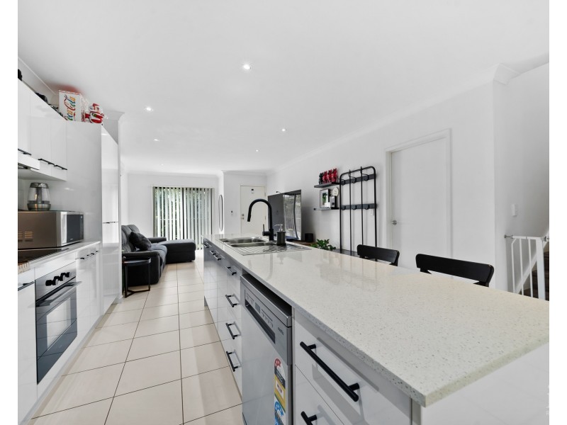 2/35 Chrome Drive, Pimpama QLD 4209