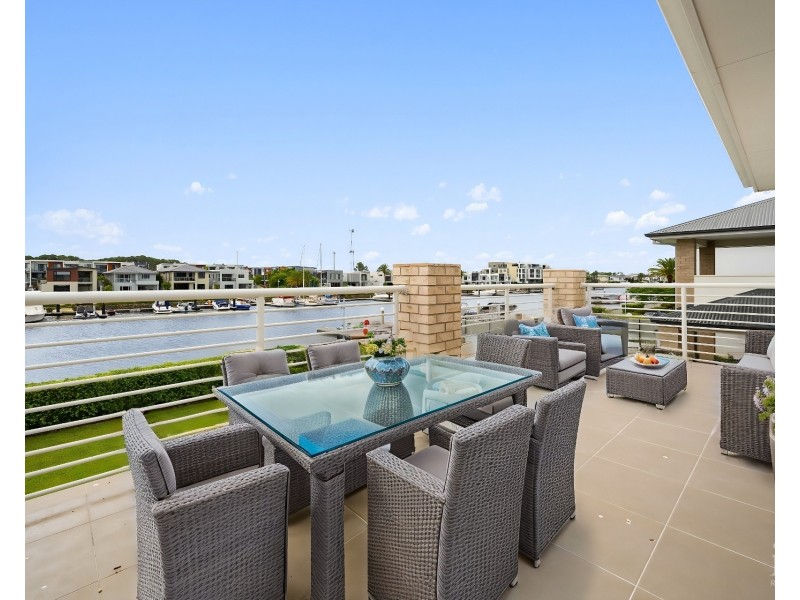 21 North View Street, Hope Island QLD 4212