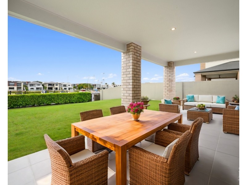 21 North View Street, Hope Island QLD 4212