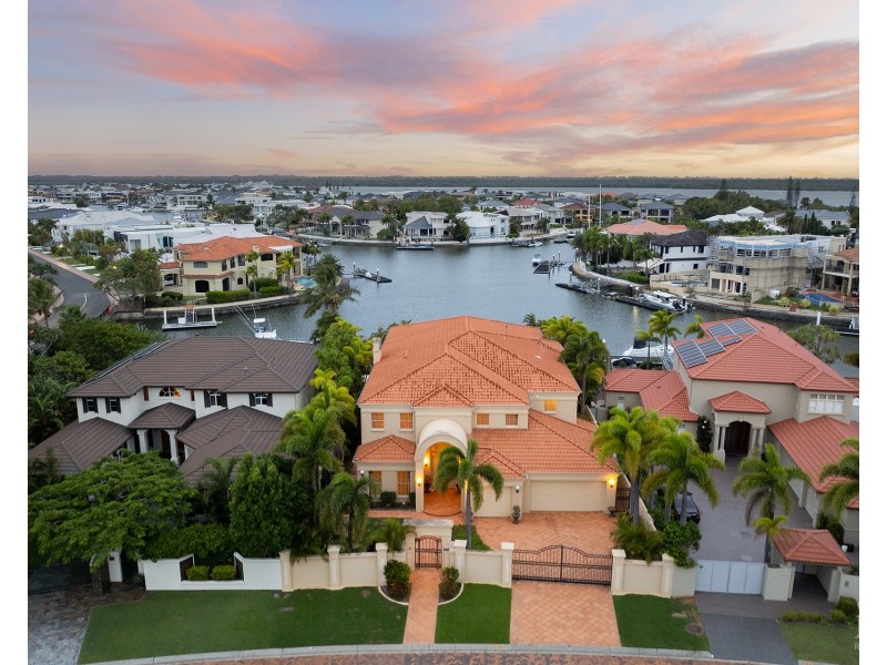 6 Brittanic Crescent, Sovereign Islands QLD 4216