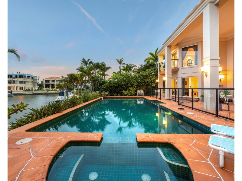 6 Brittanic Crescent, Sovereign Islands QLD 4216