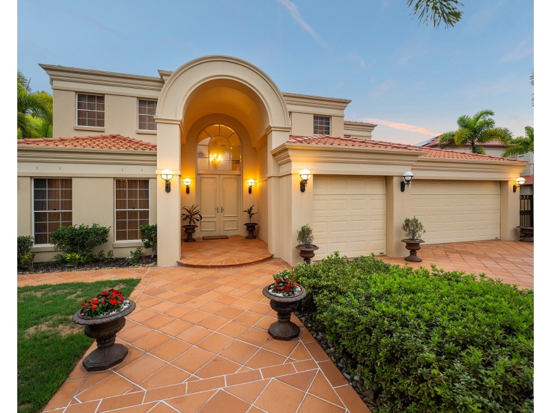 6 Brittanic Crescent, Sovereign Islands QLD 4216