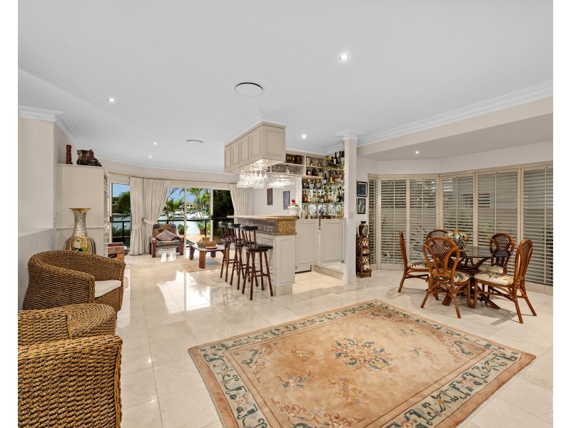 6 Brittanic Crescent, Sovereign Islands QLD 4216