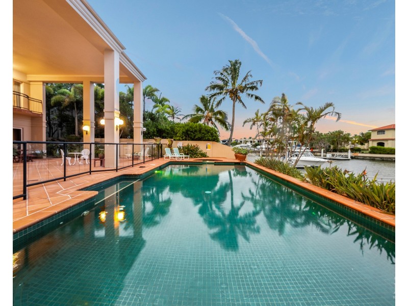 6 Brittanic Crescent, Sovereign Islands QLD 4216