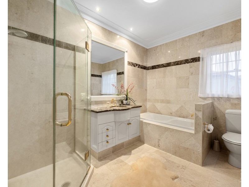 6 Brittanic Crescent, Sovereign Islands QLD 4216