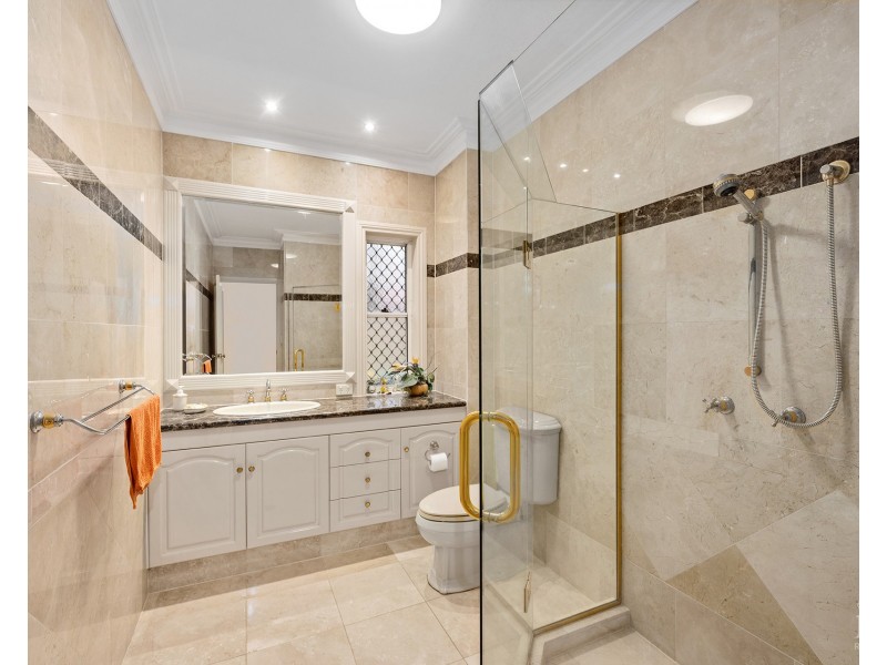 6 Brittanic Crescent, Sovereign Islands QLD 4216