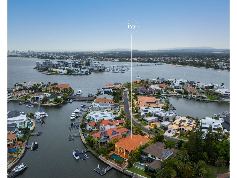 6 Brittanic Crescent, Sovereign Islands QLD 4216