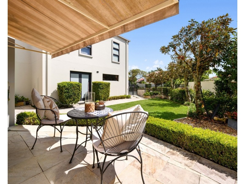 1608 Richmond Court, Hope Island QLD 4212