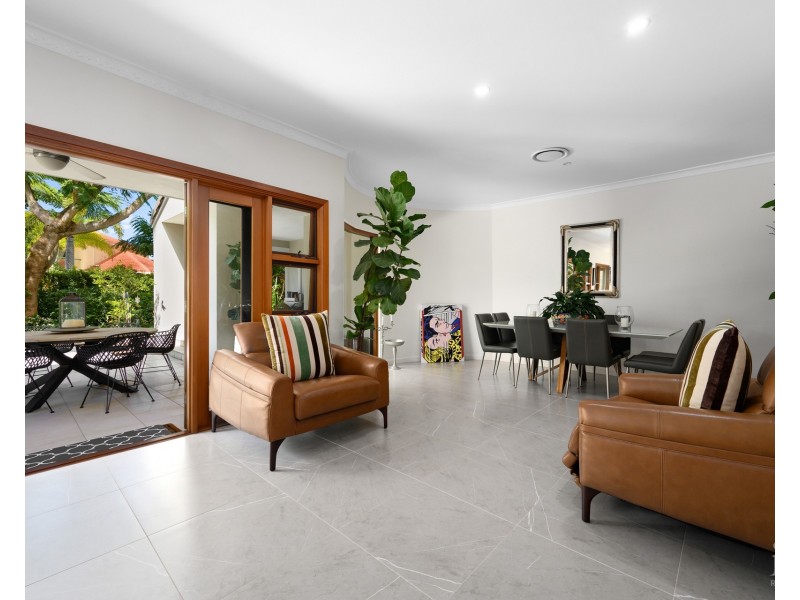 1608 Richmond Court, Hope Island QLD 4212