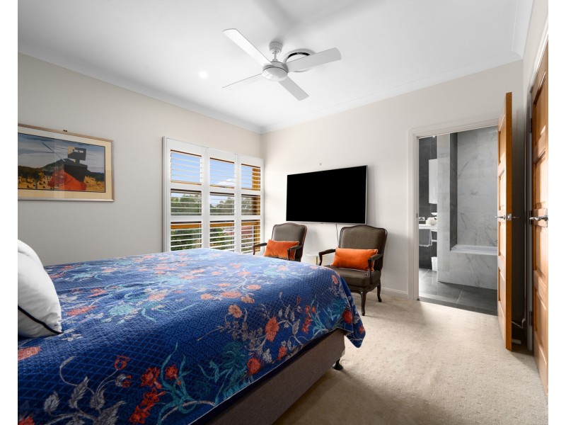 1608 Richmond Court, Hope Island QLD 4212