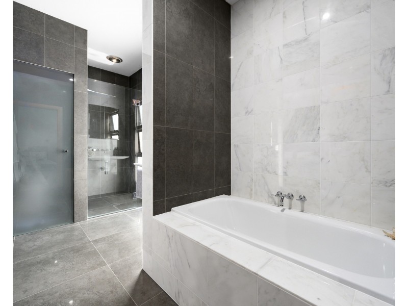 1608 Richmond Court, Hope Island QLD 4212