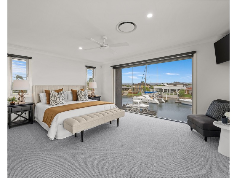 48 Lindsay Parade, Paradise Point QLD 4216