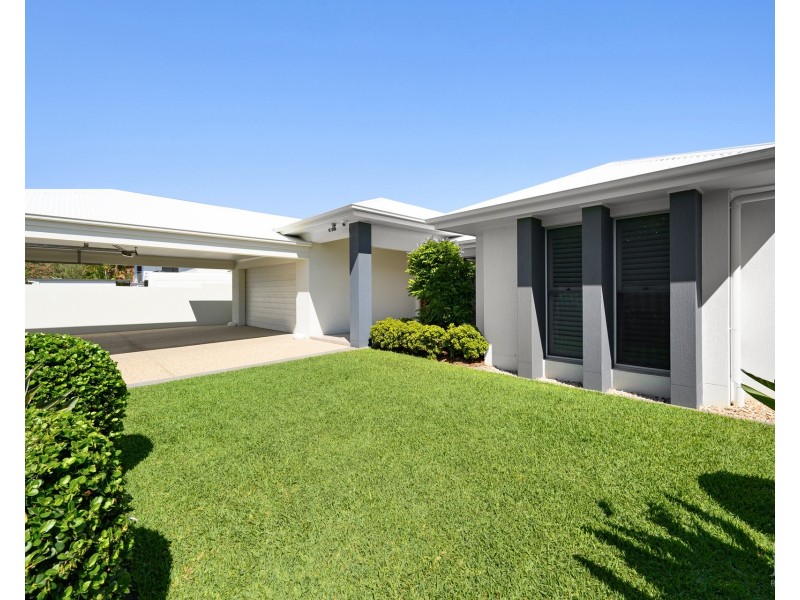 48 Lindsay Parade, Paradise Point QLD 4216